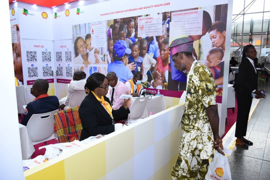Shell_Nigeria's tweet photo. Taking #health & safety outside the fence.
The Shell #HealthInMotion team are providing #healthcare services: #free counseling, screening & treatment to delegates at the ongoing #NOGEnergyWeek in Abuja.
#ShellCares #PoweringProgress https://t.co/4obagbW2rV