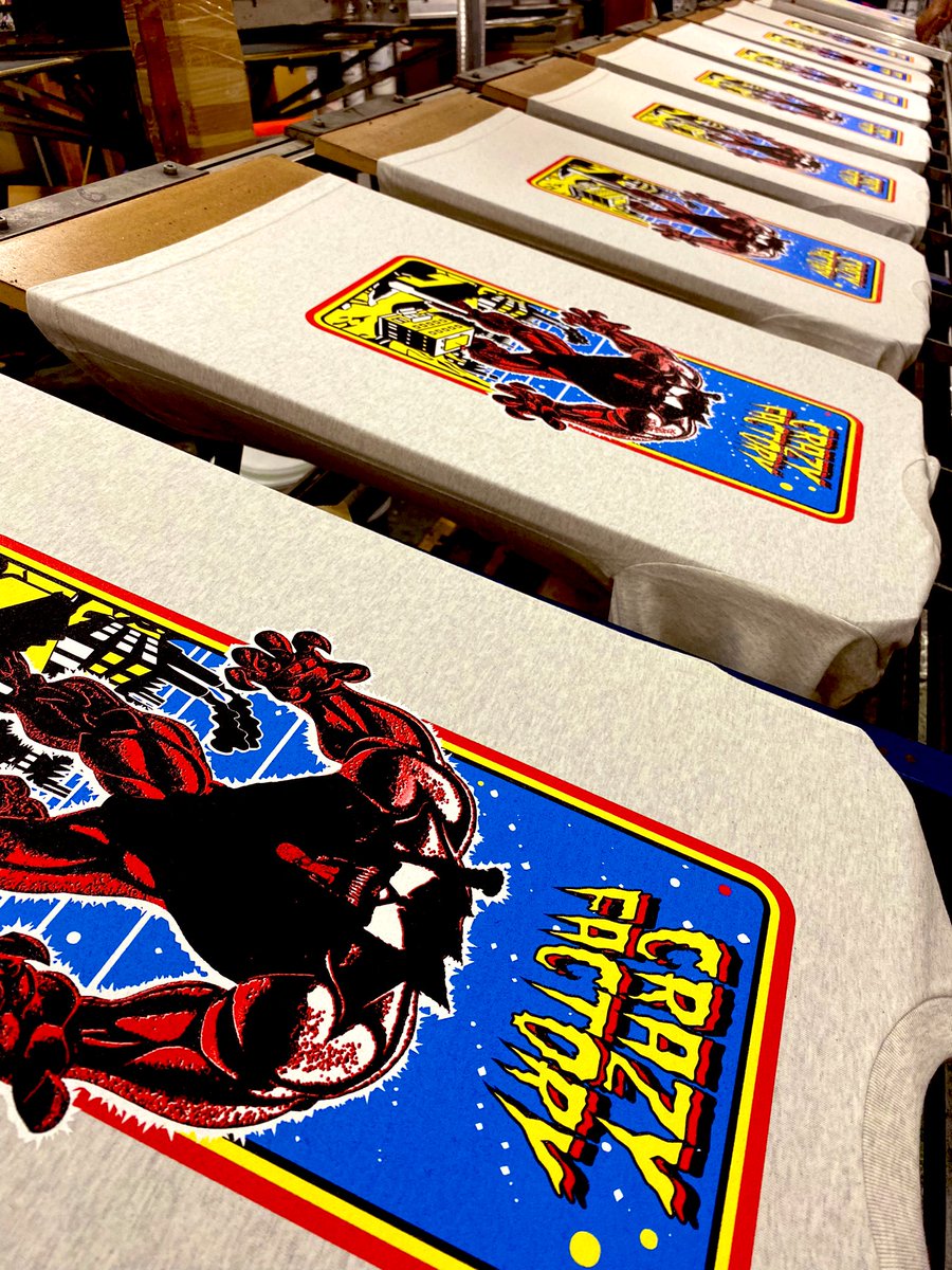 duskordie's tweet photo. #nowprinting
#CrazyFactory
#クレファク

何年ぶり⁈超ひっさしぶりにクレファクのインベーダーTシャツを製作！
今回はボディーカラーをオートミールに変更しポップな仕上がりに。

近日中にクレファクに入荷予定。
発売情報はクレファクのツイートをCheck！！

#宜しくお願い致します https://t.co/cFHNTfM54T