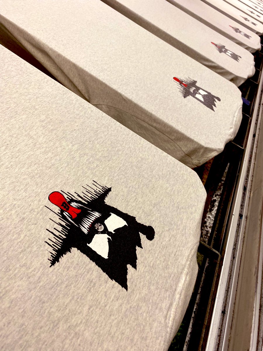 duskordie's tweet photo. #nowprinting
#CrazyFactory
#クレファク

何年ぶり⁈超ひっさしぶりにクレファクのインベーダーTシャツを製作！
今回はボディーカラーをオートミールに変更しポップな仕上がりに。

近日中にクレファクに入荷予定。
発売情報はクレファクのツイートをCheck！！

#宜しくお願い致します https://t.co/cFHNTfM54T