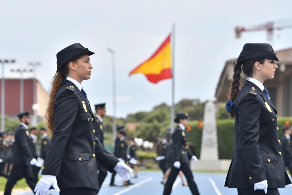 #OPE Así se reparten las 2⃣6⃣0⃣8⃣ plazas de nueva incorporación a <a href="/policia/">Policía Nacional</a>:

🟦 2.458 para la Escala Básica 

🟦 de ellas, 491 son para militares profesionales con al menos cinco años de servicio

🟦 150 para la Escala Ejecutiva