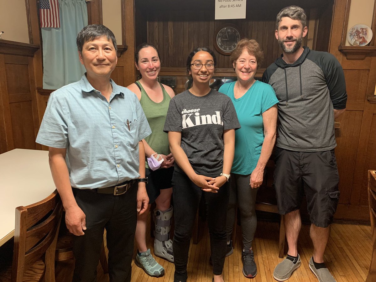 ZVMedSociety's tweet photo. Another enjoyable and collaborative Monday night providing foot care at the Dorothy Day Hospitality House https://t.co/fUjtuoUZW8