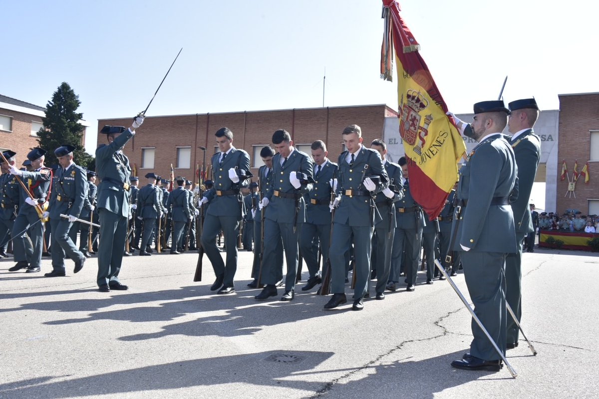 interiorgob's tweet photo. #OPE Las 2⃣5⃣2⃣0⃣ plazas para @guardiacivil suponen la mayor oferta desde 2010
🟩 se reservan 1.008 a militares profesionales de tropa y marinería
🟩 185 para los alumnos del Colegio de Guardias Jóvenes
🟩 además, en mayo Defensa convocó 75 más para la Escala de Oficiales https://t.co/3dIsvr3K6L