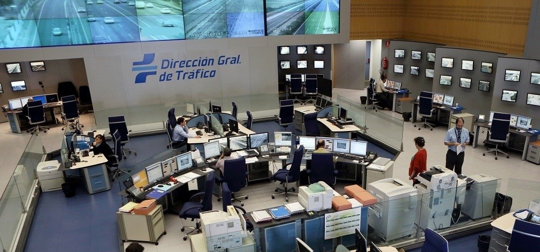 interiorgob's tweet photo. 📊 La Oferta de Empleo Público #OPE incluye

🔸 1⃣3⃣5⃣8⃣ plazas para @IIPPGob, destinadas al Cuerpo de Ayudantes, al Cuerpo Especial, al Superior de Técnicos y Sanidad

🔹 7⃣6⃣ para @DGTes, para administrativos con la especialidad de Tráfico, técnicos superiores y estadísticos https://t.co/0ANRtI5XgJ