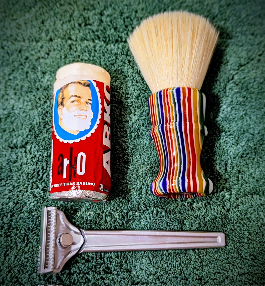 #sotd 07/11/2023

Razor: @getsupply Injector
Brush: AP Shave Candy Stripe
Soap: Arko stick

#wetshaving