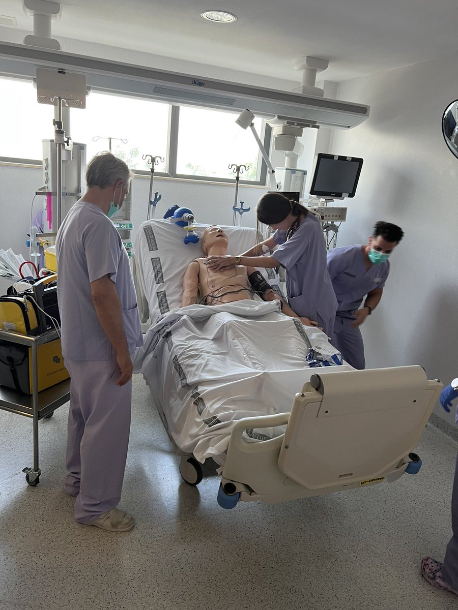 uci_lafe's tweet photo. Entrenando habilidades técnicas y no técnicas, trabajo en equipo, con simulación in situ en @uci_lafe @HospitalLaFe
Enhorabuena Equipo! Programa consolidado! 👏👏👏👏 https://t.co/bCTkyQ0zZW