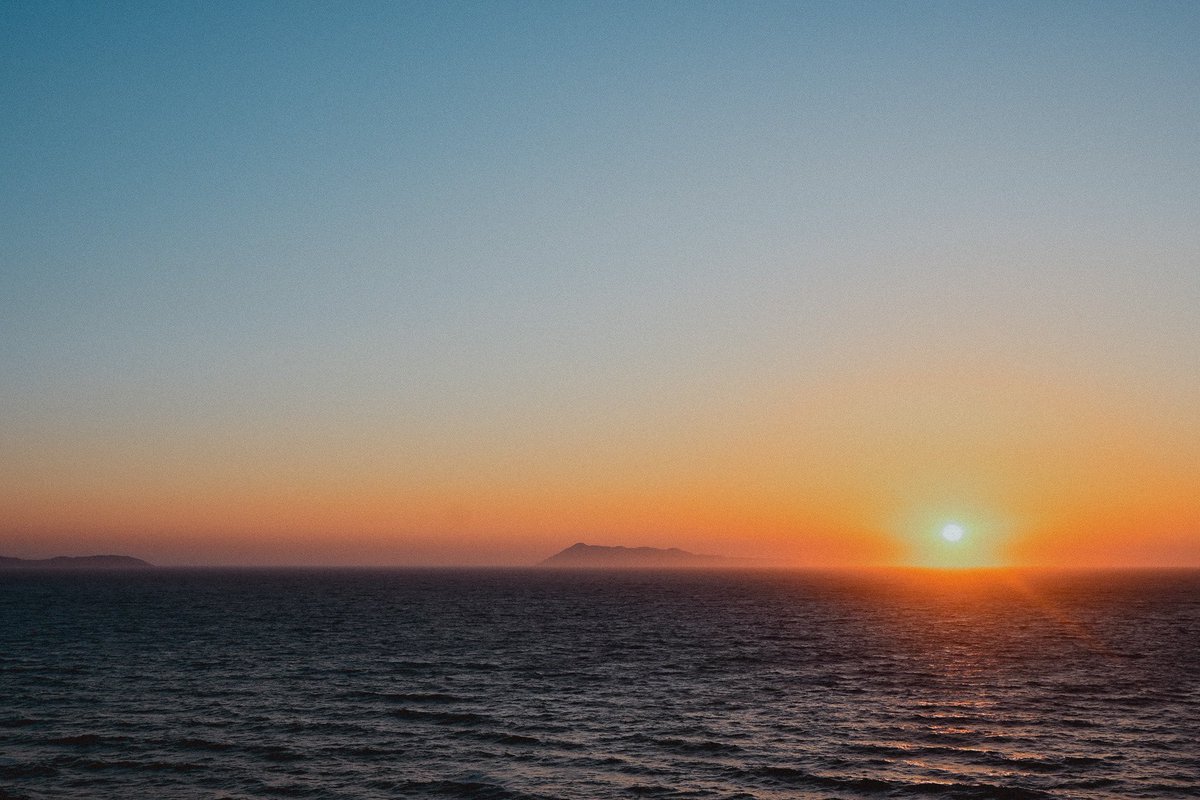 GeorgiaGermein's tweet photo. 🌅 probably one of the most glorious sunsets I’ve ever seen 🙌🏽 worth the climb haha @elfiegermein @ClaraGermein 😂 🇬🇷
#greece #sunset #corfu #logasbeach #logas #nikon #nikoncamera @Bellroy @UKNikon https://t.co/9TuDCNXGkr