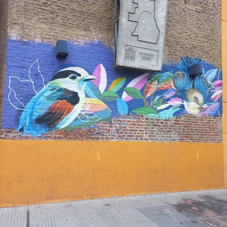 silvia_francese's tweet photo. 𝗡𝘂𝗲𝘃𝗼 𝗺𝘂𝗿𝗮𝗹 𝗲𝗻 𝗥𝗮𝗺𝗼𝘀 𝗠𝗲𝗷í𝗮🎨

La Región Descentralizada de #RamosMejía respira arte y es que, a través del programa Embellecimiento Urbano de @culturalmatanza sus muros se convirtieron en la superficie perfecta para plasmar esta hermosa obra https://t.co/SxIq4xErMO