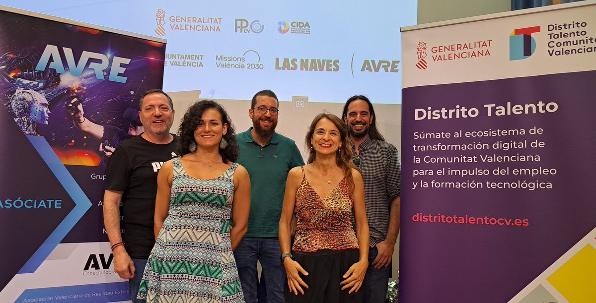 Hoy en @LasNaves participamos con <a href="/asociacionavre/">AVRE - Asociación Valenciana de Realidad Extendida</a> y <a href="/CIDA_gva/">CIDA-Centro de Innovación Digital Avanzado para FP</a> en un evento para conectar #talento y #empresas
<a href="/TecherTeam/">TecherTeam</a> .... Virtual is Real. Future is Now