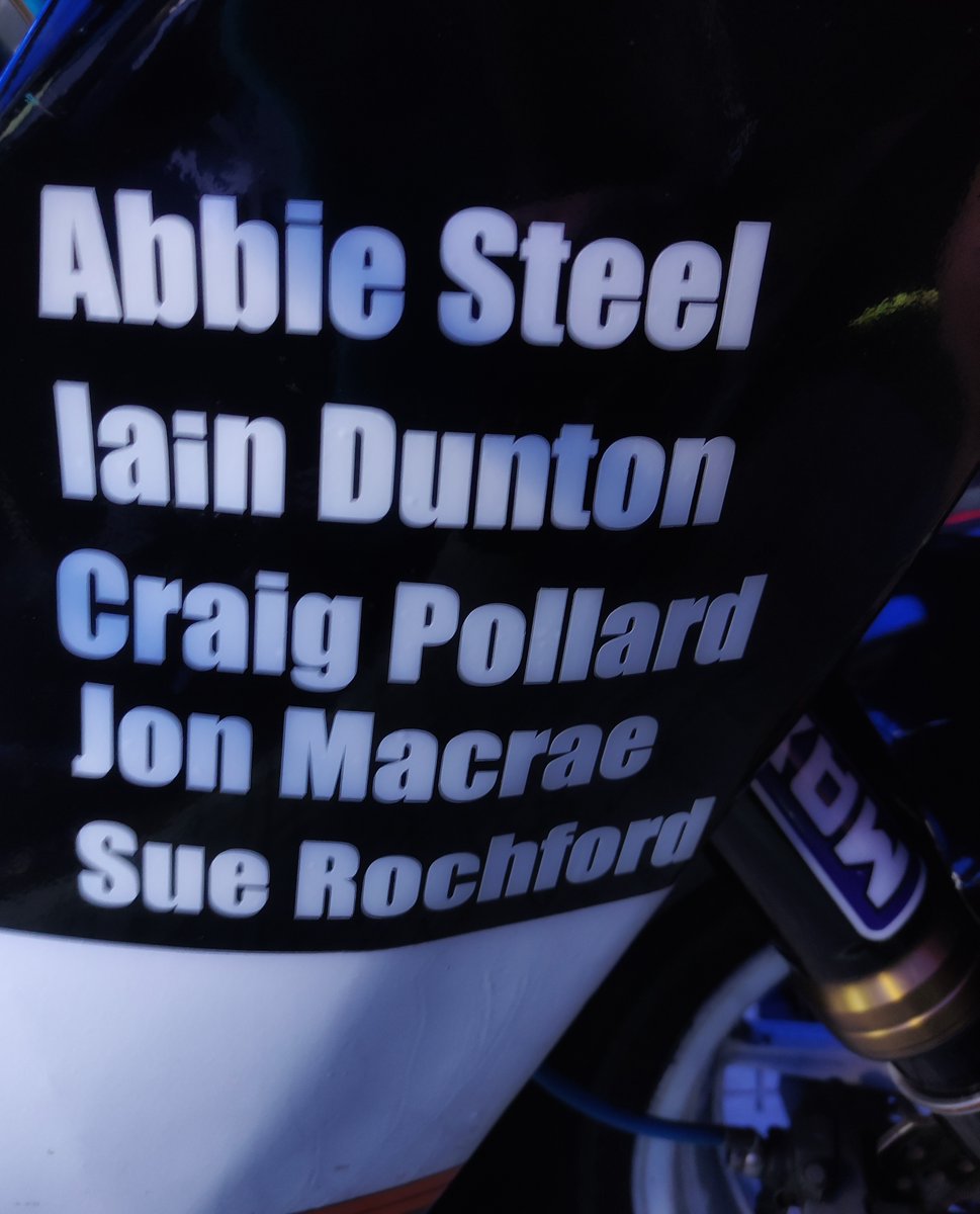 Names of some of the great people that have helped me out this year are on the bike!

 #southern100roadraces #southen100
#roadracing #isleofman #billowncircuit #2023