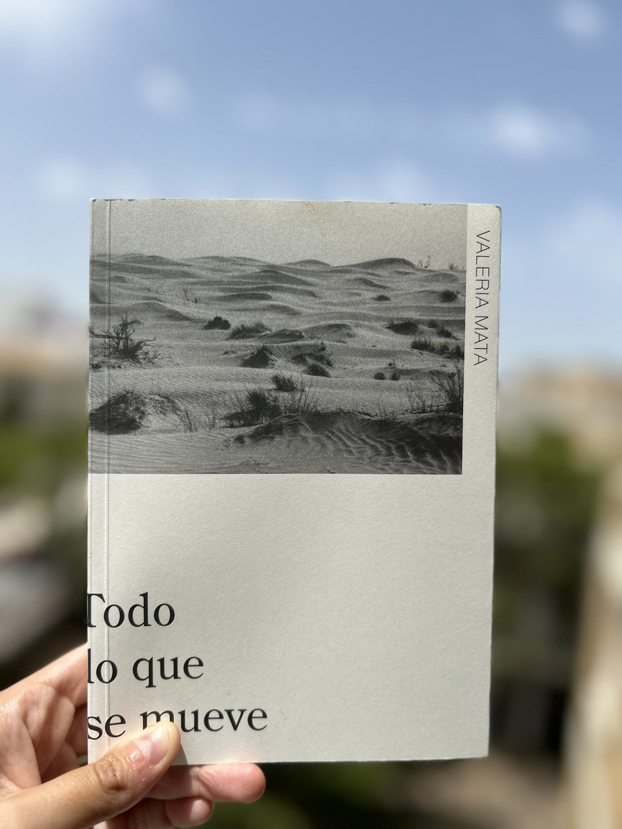 LMamarracheo's tweet photo. 🥲📚Nos llegan fotos de nuestras lecturas recomendadas en el último episodio
❤️🔥🫠¡Gracias! Bebed mucha agüita y leed en el sitio más fresquito que tengáis, amigues.
#librosymamarracheo https://t.co/LyXgSLrKfB