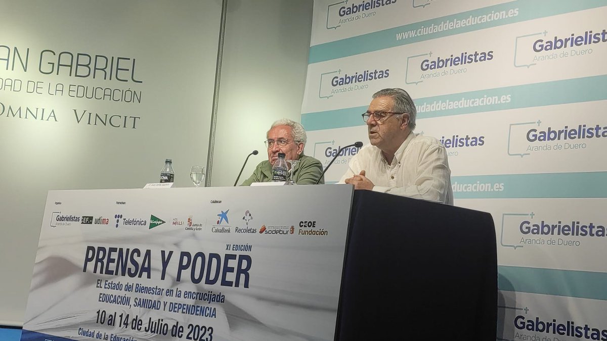 escacyl's tweet photo. Hoy estamos presentes en la 2ª jornada del curso "Prensa y poder" de @CiudadEducacion. Hoy con Ignacio Rodríguez, jefe de Economía de Onda Cero, Juan Carlos Aparicio, ex ministro de Trabajo, y Agustín Sigüenza, director general de FP de la Junta de Castilla y León 📷#prensaypoder https://t.co/m8WxsSmTkj