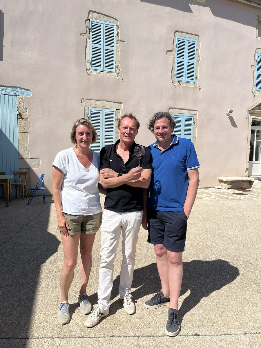 Met veel plezier voegen we de prachtige wijnen van Maison JanotsBos toe aan ons assortiment! 
Richard Bos is naast négociant-vinificateur in Meursault, ook nog eens Vinoloog van de Wijnacademie,😊

#bourgogne #janotsbos #meursault 🇫🇷