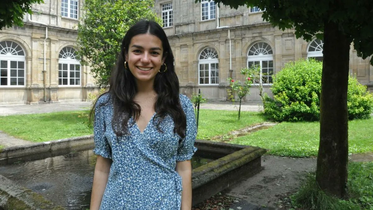 A alumna do programa #STEMbach Silvia Rodríguez do <a href="/ies_rosalia/">Instituto Rosalia</a> titorizada polo Prof <a href="/eqomil/">Francisco Omil</a> e a Postdoc <a href="/AlbaTrueba1/">Alba Trueba</a>, acadou a nota máis alta da ABAU de Galicia, rozando a perfección! Moitos parabéns dende o <a href="/biogroup_usc/">Biogroup</a> <a href="/cretus_usc/">CRETUS</a>  <a href="/UniversidadeUSC/">USC</a>
👉niusdiario.es/espana/galicia…