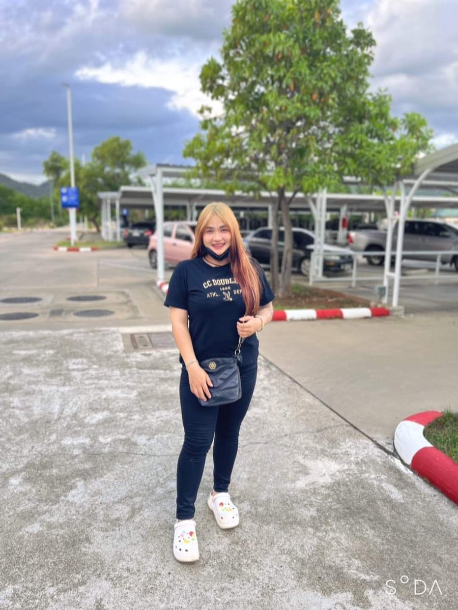 ไม่ต้องชวนกินหมู หนูอร่อยกว่าหมูนะ🤣
#สาวกาญจนบุรี #สาวอวบ #เด็กกาญจนบุรี #หุ่นหมี