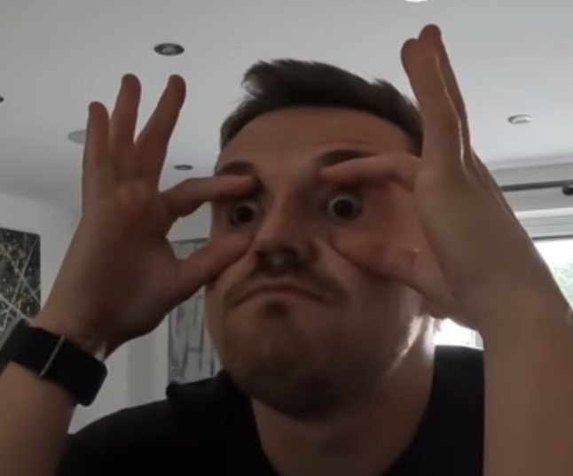 Levtovers's tweet photo. @Syndicate catching up on the vlogs, needed to pause the video and this is the frame it’s on😂

5k likes and you set it as your profile picture for a week 😂😂 https://t.co/fiFPFr6mNk