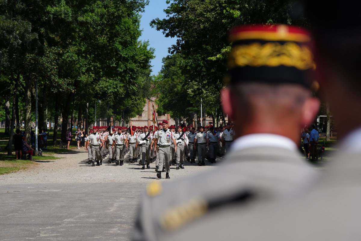 Prefet_82's tweet image. #PassCom | 6 juillet 
Le Colonel Zéni prend le commandement du @17eRGP en remplacement du Colonel Le Vey, en présence du @Prefet_82

💪Assure, au profit de la @11eBP toutes les missions spécifiques du génie dans un cadre d'emploi aéroporté, héliporté et mécanisé.

#tarnetgaronne