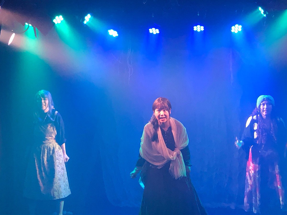 rinyuumin's tweet photo. #d_tw ちょっと真面目ネタバレ
クルスペさまに「姫よりも君の事が知りたい」と言われて抱き寄せられた時、アンヘラは一度その手をほどき、自ら離れる動作をしています。
そしてこっそり会いに行くのです。この辺の侘び寂び、意味、誰かわかってくれるかなぁ〜😖✨✨✨ https://t.co/X6hJrqcqWc