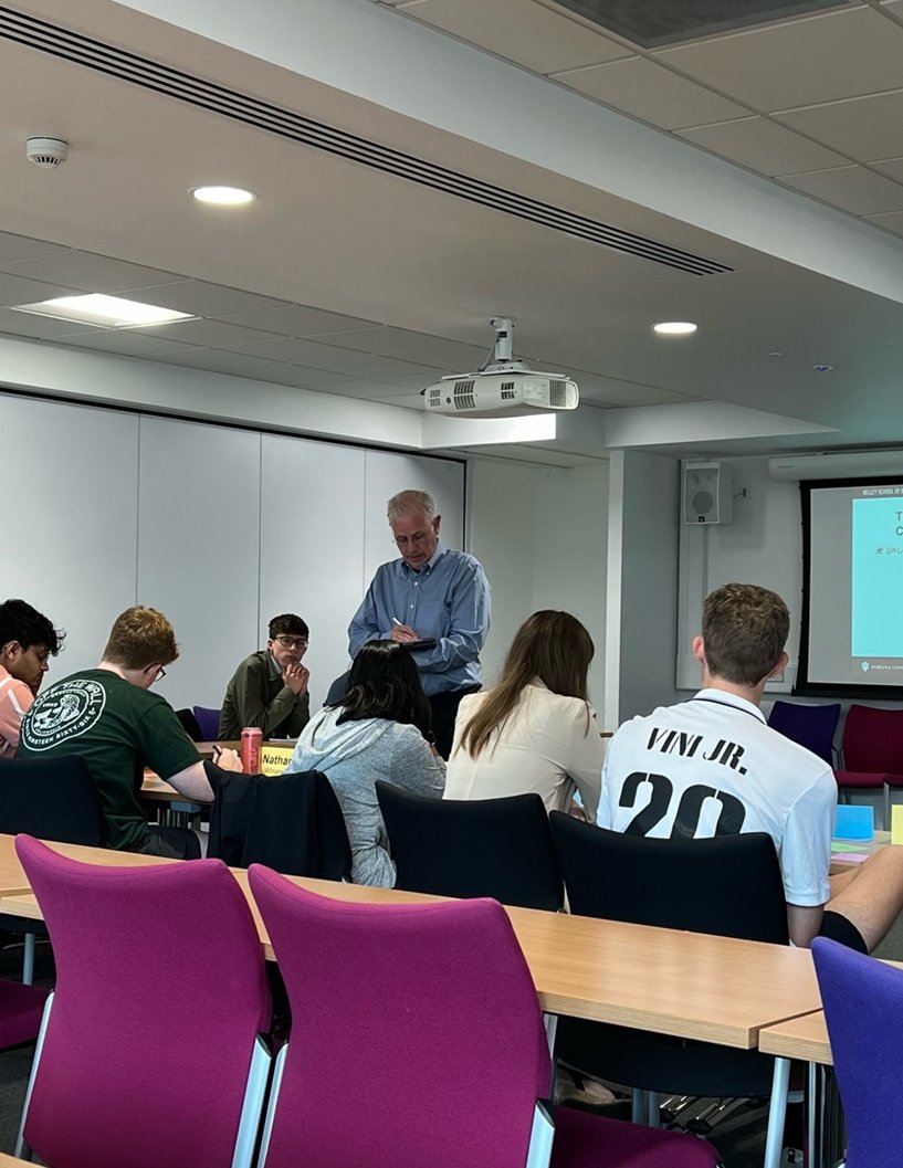Greetings from England! As part of Kelley's summer D365 course in Manchester, students explore the impacts of strategic business issues in an international context. Here Kelley Professor Fred Schlegel leads students through a case discussion.