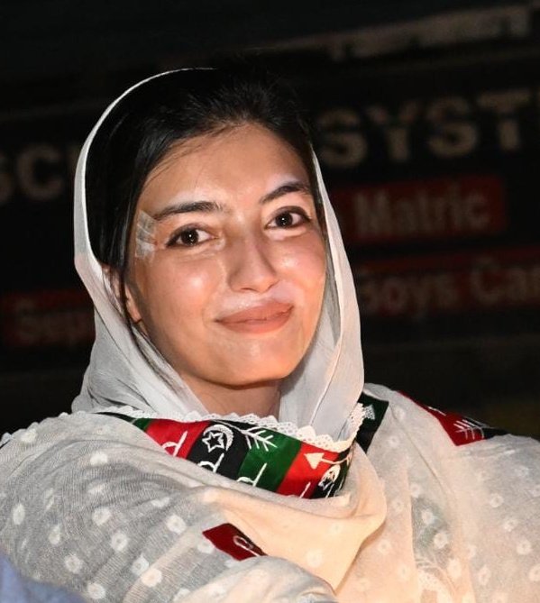 NSCorporation3's tweet photo. بینظیر ♥️
@AseefaBZ https://t.co/5McolLkxDz