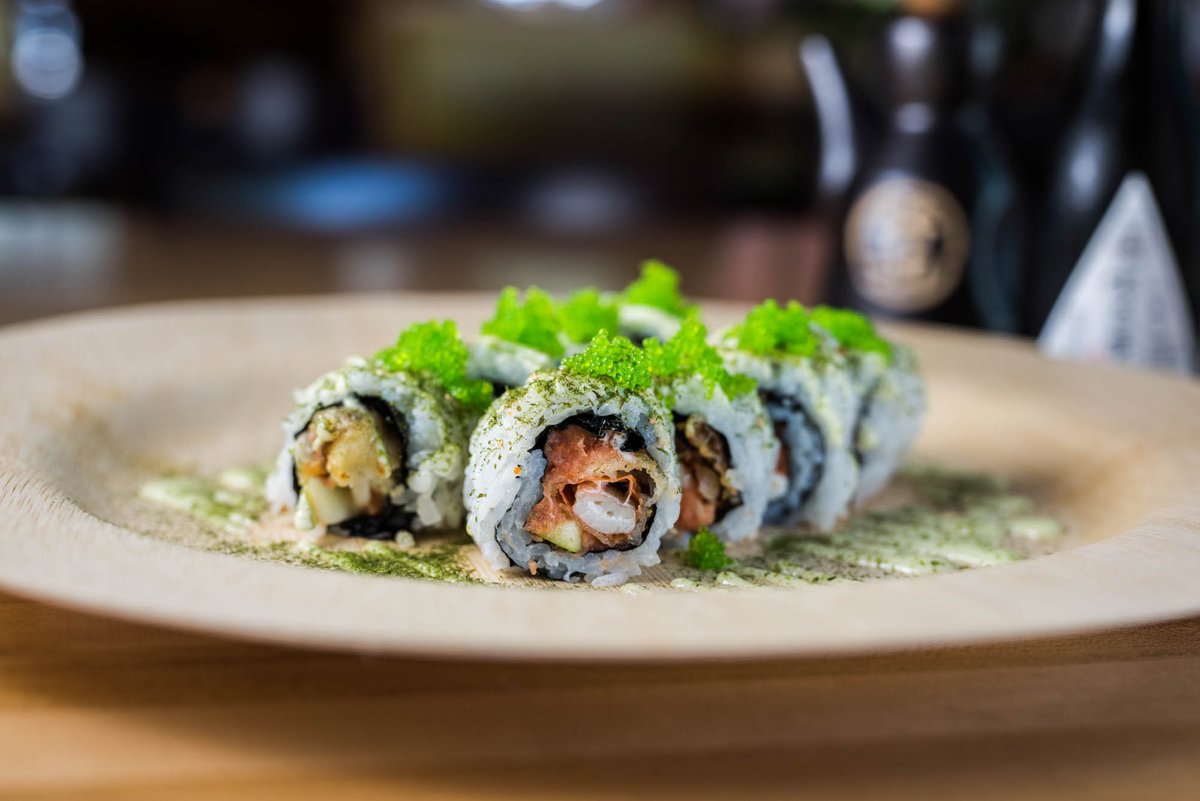 Thainamite's tweet photo. Fresh high quality fish makes amazing sushi!  https://t.co/dmWE1HfE5V https://t.co/I5rPAMI8YA