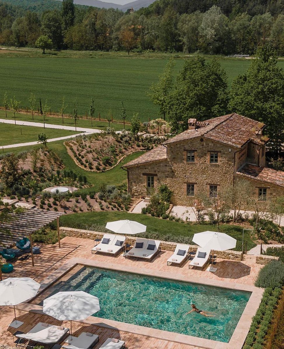 Старите куќи низ Македонија можат да изгледаат вака ... Арно ама ... Сиромаштијата во духот е многу лоша состојба ...