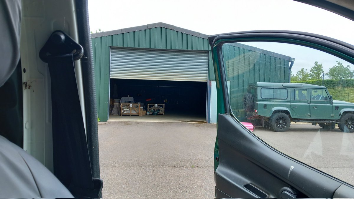 eljimosabe's tweet photo. Somebody told me there's a 8ft robot in this warehouse, and I'm not going to lie, I'm a little bit fearful https://t.co/W1jPPKBJdD