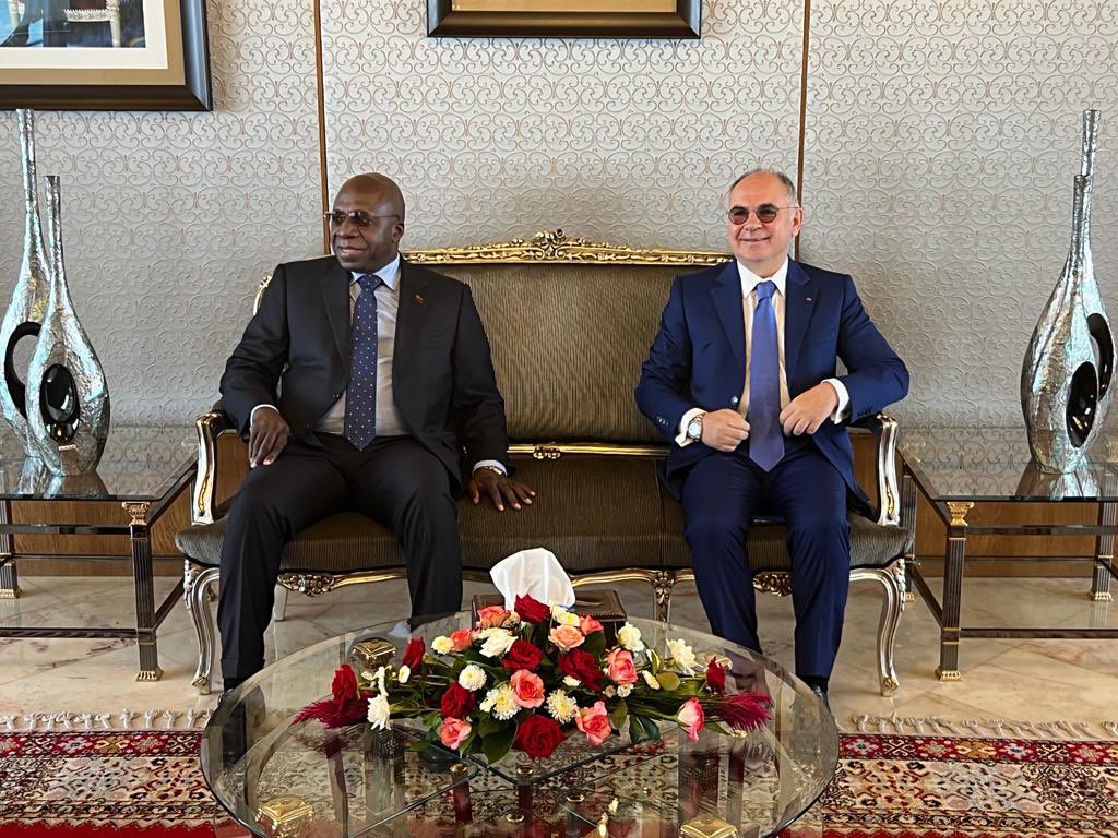 Le ministre Téte António est arrivé à Rabat ce mardi après-midi, pour assister à la 3e session de la Commission mixte de coopération entre la République d'Angola et le Royaume du Maroc, prévue aujourd'hui.