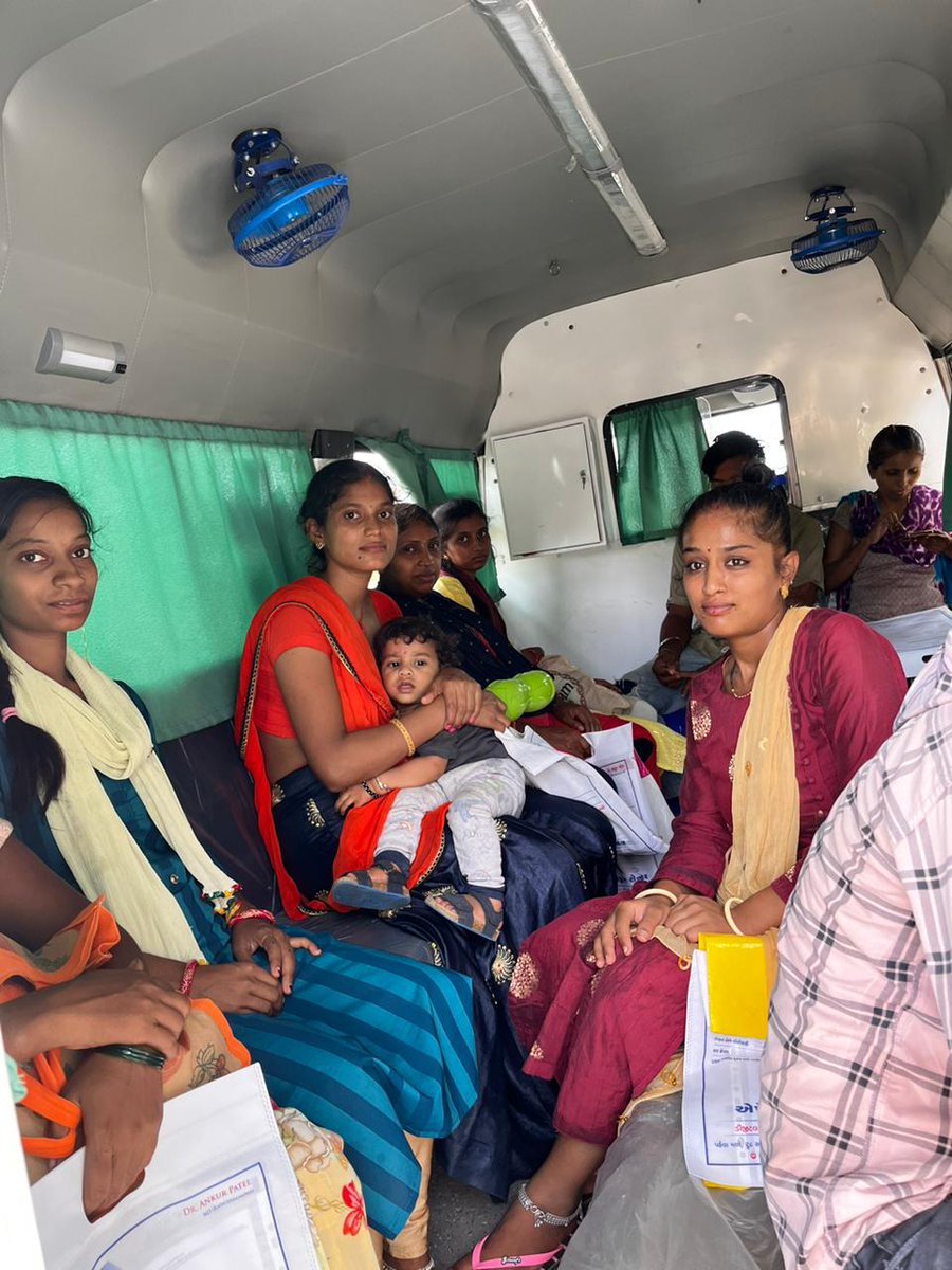 વલસાડ જિલ્લામાં માતા અને બાળ મરણ અટકાવવા સગર્ભા માતાઓની ફરજીયાત સોનોગ્રાફી કરવાની શરૂઆત
જિલ્લા વિકાસ અધિકારીશ્રી મનીષ ગુરવાનીના માર્ગદર્શન હેઠળ દર ૧૫ દિવસે મહિનામાં બે વખત રિવ્યુ પણ કરવામાં આવે છે 
૨૦૨૨-૨૩માં કુલ ૧૮,૫૭૬ અને ૨૦૨૩-૨૪ જુન સુધીમાં ૧૦,૯૩૮ સગર્ભા માતાઓની સોનોગ્રાફી