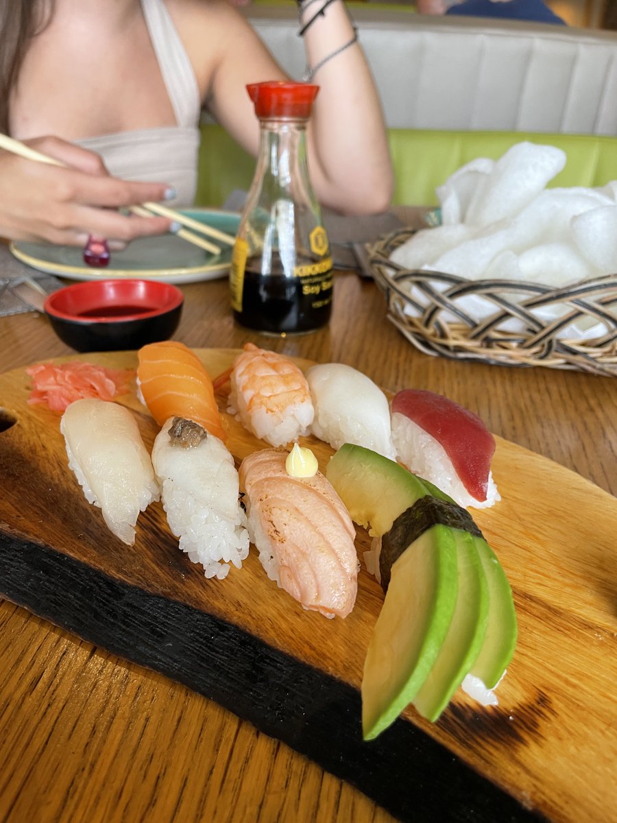 Madrid_Style's tweet photo. 🛍️+🍣🍷🍩🍟¿No es el planazo perfecto para terminar un día de compras?

Elige tu plato favorito y ¡Disfrútalo en @NassicaGetafe! https://t.co/vT887rWwEL