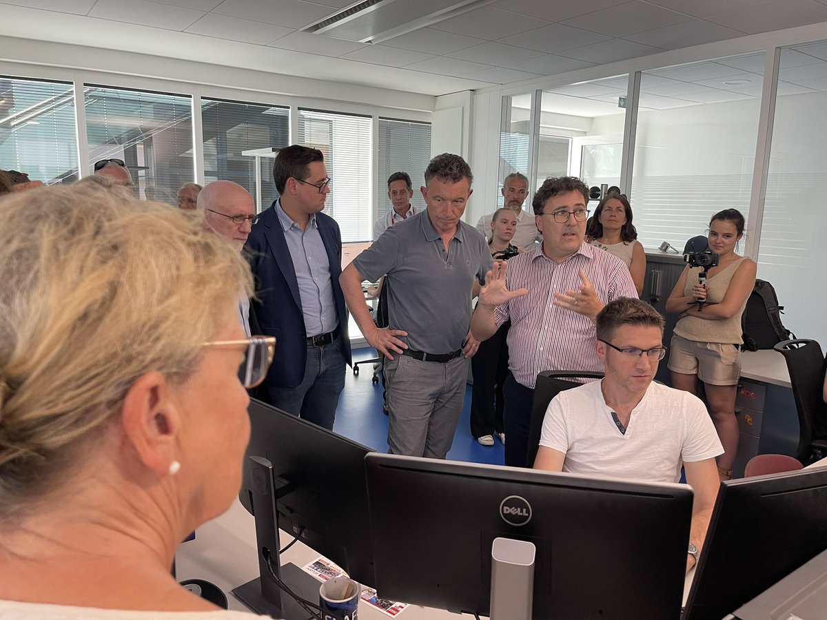 manou61269464's tweet photo. Lohr Draisy
Bureau d’ études  Révolution technologique innovante à partir de composants connus « Bien être du passager » (confort habitacle chaud , froid , mais aussi des essieux pour éviter les chocs )  #lohr #draisy #sncf #grandest #franckleroy #thibaultphillips https://t.co/ctu119pV9f