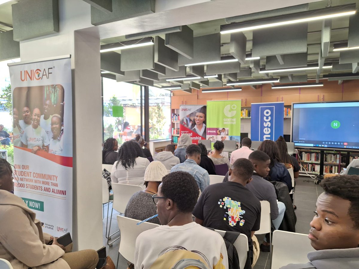 UnescoYouthKe's tweet photo. #HappeningNow
 
@UnescoEast in partneship with @UNICAForg, @goetheinstitut and @pen_int is conducting creative writing and research skills workshop to the youths in Nairobi.

The 2 days workshop which end today, have taught youths how to write poems, essays, novels and many more. https://t.co/0oIws5BT5S