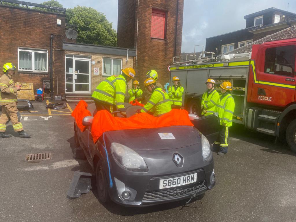 NLCYouthwork's tweet photo. Airdrie young people participating in Fire Reach! Taking part in new experiences, making new friends and having great fun! Thank you to the Fire and Rescue team of Coatbridge for an amazing opportunity! 🚒🧯#YouthWorkChangesLives #FireReach @fire_scot https://t.co/d4DbvTF4SY
