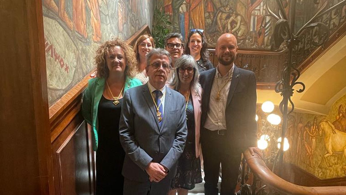 ErcSegria's tweet photo. Avui s'ha nomenat @LoJoan com a president de la @DiputacioLleida. Li desitgem tota la sort i encerts en aquesta nova etapa, acompanyat dels diputats @Jordi_Verdu @scastrobay i @sandramarcoc i els assessors @helenams9 @mireiapomar i @miquelcastella 
#alcostatdelacomarca https://t.co/JuKvqGppr0