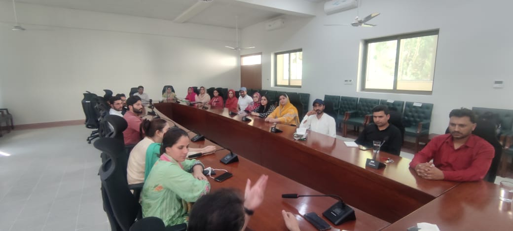 ciss_ajk's tweet photo. DG IT Board, Govt. Of AJK Dr. Khalid Rafiq visited CISS AJK. Dr. Shahid Hameed, Director CISS AJK discussed the prospects of collaboration between CISS AJK and IT Board. Dr. Khalid also had a interactive session with the research team. @AsmaKhawaja5 https://t.co/8pNv8bD9py
