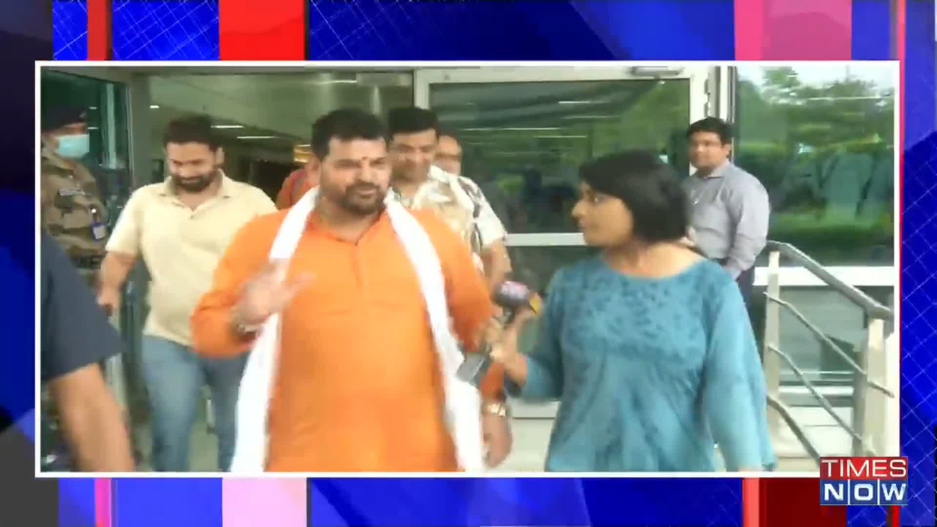 On Twitter Watch Till End BrijBhushanSharanSingh Misbehaved On on-twitter-watch-till-end-brijbhushansharansingh-misbehaved-on