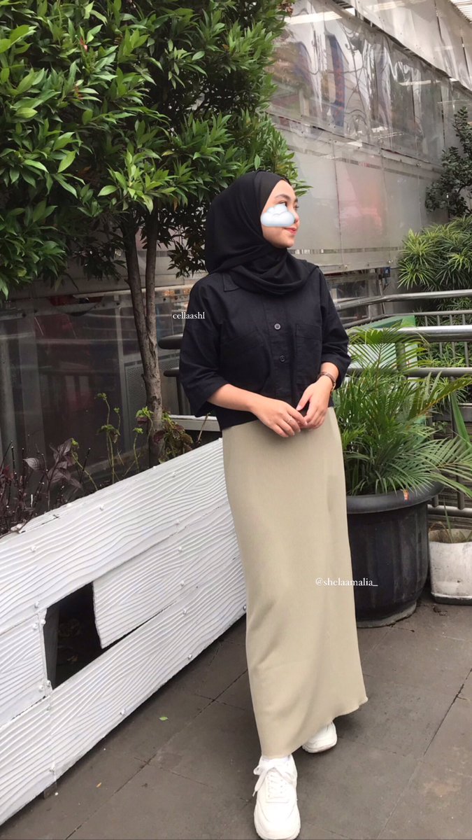 cellaashl's tweet photo. 🦋1
pashmina ceruty babydoll flowy lembut mudah diatur, ⭐️ 5: https://t.co/rtRPJbbTtq

kemeja crop linen hitam, ada saku adem bisa dijadiin outer: https://t.co/c8I60gT0cD

rok knit span nyaman dipakenya ga nyeplak, bahannya tebel dan ga bikin susah jalan: https://t.co/62uacfwMFv https://t.co/ZncDkhhiLD