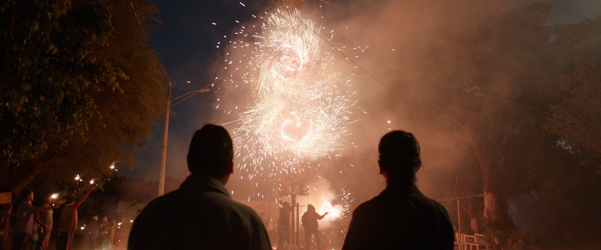 González’s Dos Estaciones (2022) offers an endless assortment of oppositions that contour interpretation without confining it, all while building complex characters whose particular strengths and blindspots speak to something deeply universal.

Read more: foreignfilm.substack.com/p/dos-estacion…