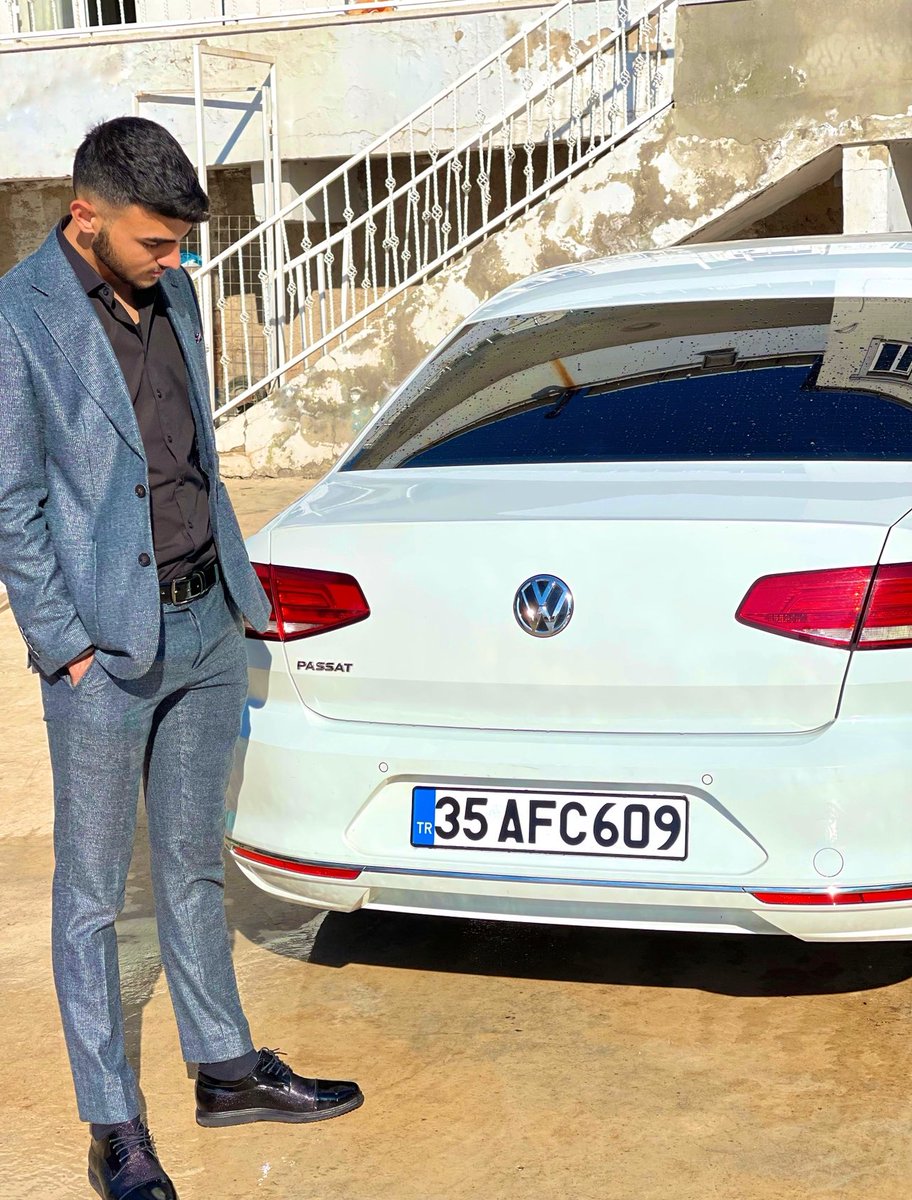 Yarınları düşünerek bugünü yaşama bugünü yaşayarak yarınları inşa et🍀