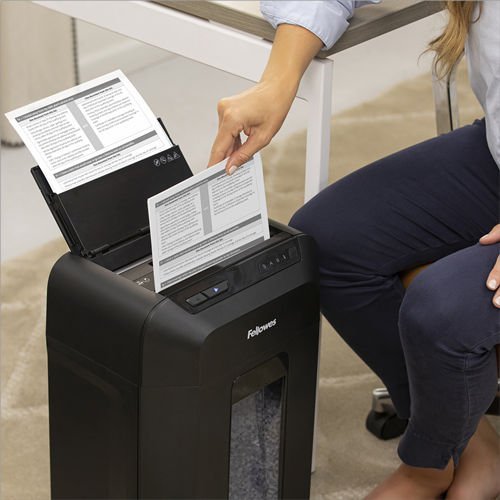 Frasersoffice's tweet photo. Check out the Fellowes AutoMax 80M! 

This hybrid shredder will provide all your document destruction dreams with 3x smaller shreds than standard cross-cut shredders.

RRP: £350.00
OUR PRICE: £117.35 ( Save 66% )

https://t.co/cghTIO7PFz

#FrasersOffice #Shredder #office https://t.co/deSnxQCiov
