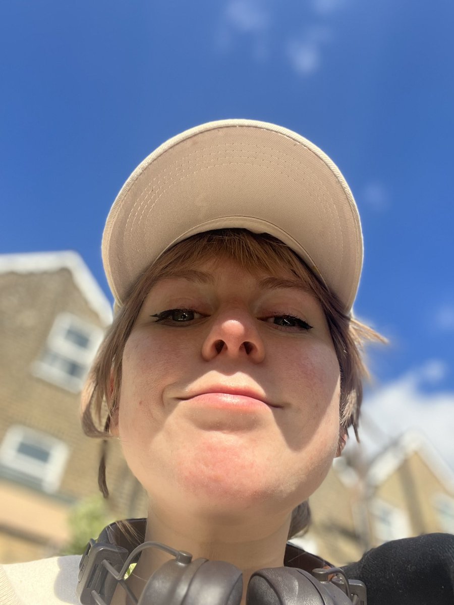 Sarah Gosling tweet media