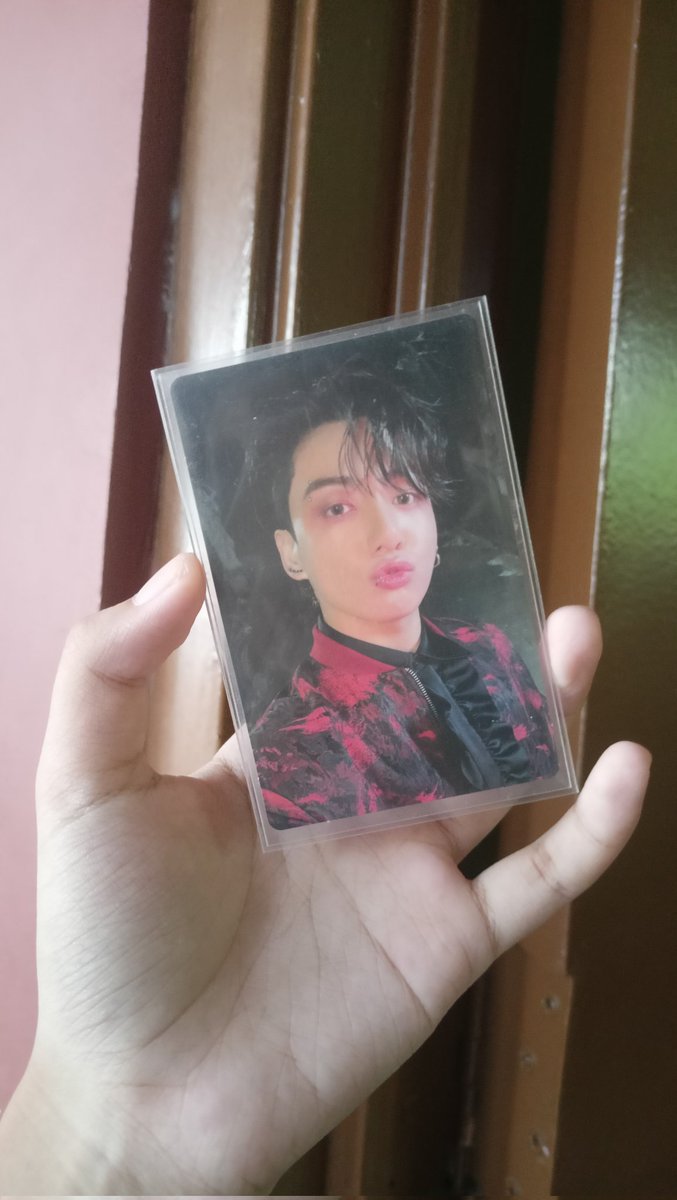 sivetnn's tweet photo. Wts lfb || bts ph

Jungkook photofolio photocard 
- payo only 
- gcash,direct j&amp;t 
- minf condition 

#jungkook #photocard #bts #photofolio https://t.co/nkCA7PD6sD