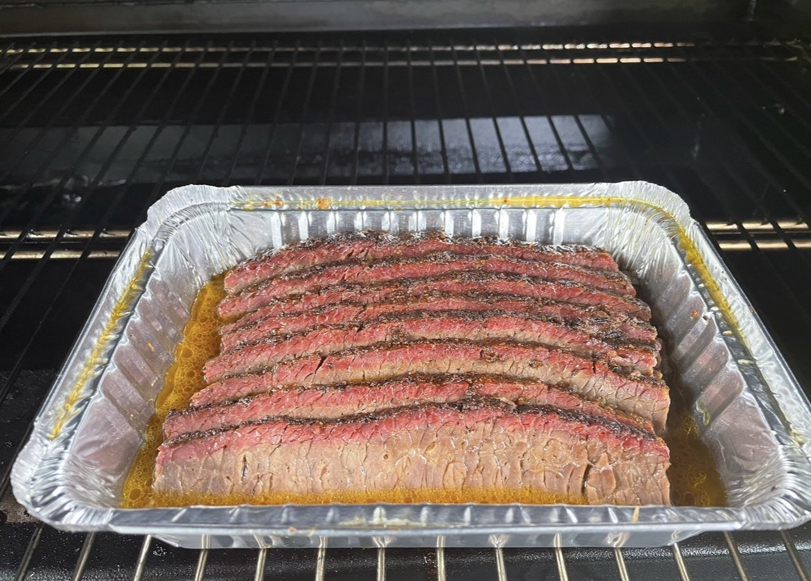 Good Morning BBQ Warriors!! Getting today started with some left over competition Snake River Farms Wagyu brisket, cheese grits, and eggs. 

Don’t forget to use MYRON15 discount code on your next order at Snake River Farms to receive 15% off your order over $49.