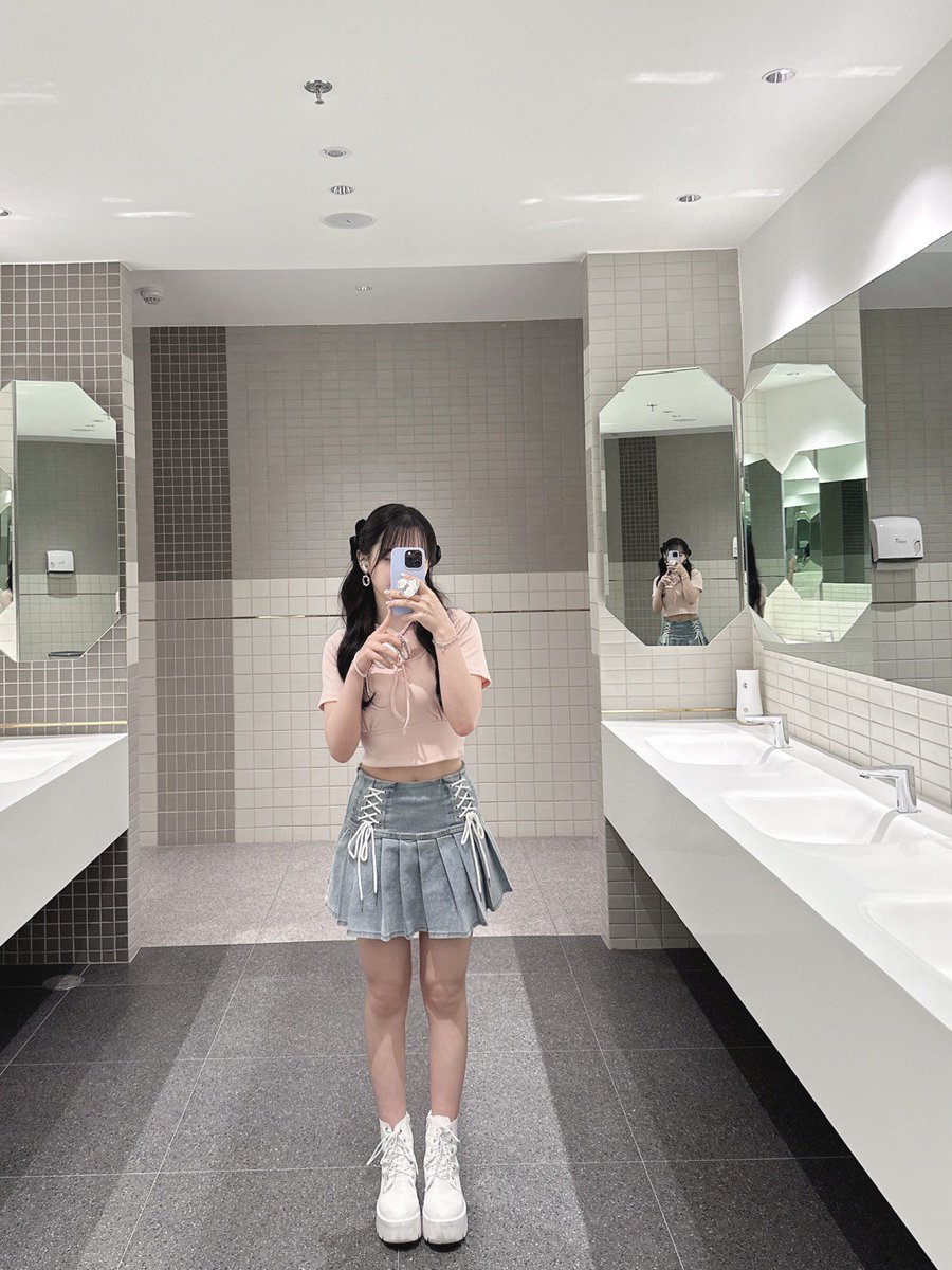 official_kep1er's tweet photo. 시로는 거울을 좋아하나봐🤍🎀🩵

#마시로 #MASHIRO
#Kep1er #케플러 https://t.co/SVXIyWLBad