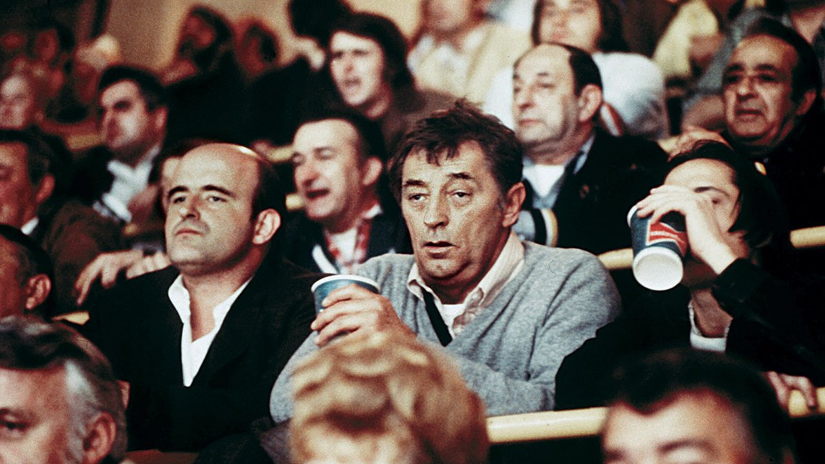 I have a book out today called The Stolen Coast: it begins/ends with pickup basketball &amp; in bw are fugitives, spies, lounge singers, diamonds, clambakes &amp; Pedro Martínez shrines. If enough people read it they'll let me back into Massachusetts someday

bit.ly/3NrFCXz