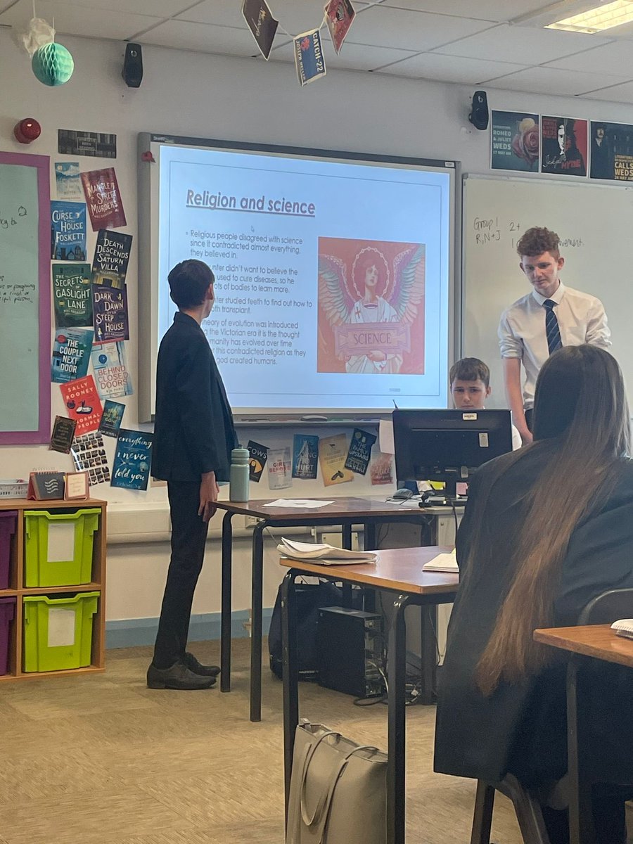 TSS_ENGLISH's tweet photo. Y9s presenting Victorian context to their peers https://t.co/40Ui9aOaB2