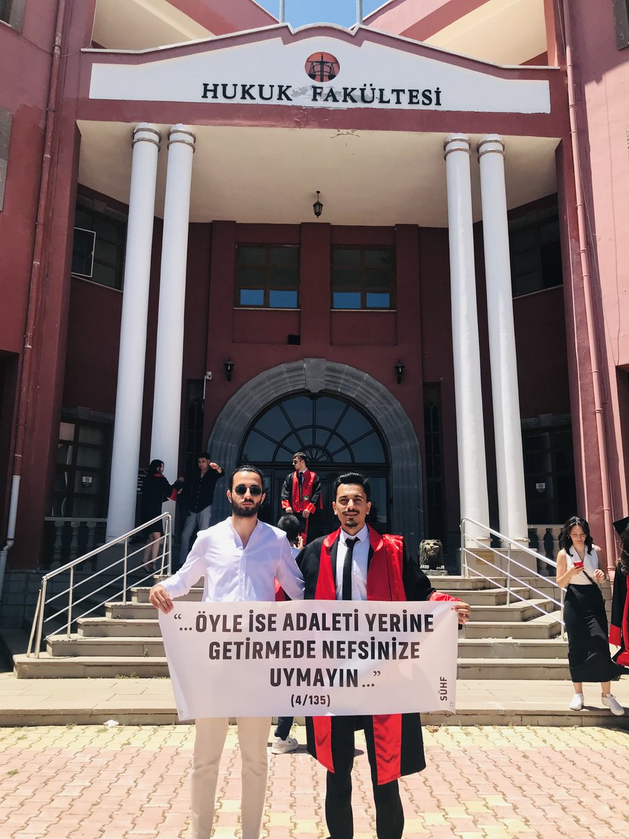 Ben fakülteyi bitirdim, fakülte beni bitiremedi, 0.25 gözler ve taranabilen saçlarla elveda sühf..