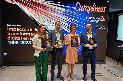 SpainBiz_VE's tweet photo. #News #Noticias #Negocios 

📶Las telecos invierten más de 5.500 millones de euros anuales desde 1998

https://t.co/bi6moXyo7S

#InvestinSpain #TIC https://t.co/vWa1DxEZgS