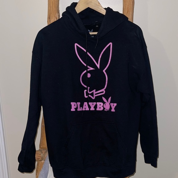 vintage_mod's tweet photo. So good I had to share! Check out all the items I'm loving on @Poshmarkapp #poshmark #fashion #style #shopmycloset #playboy: https://t.co/bNQSEU425T https://t.co/qpzMHJuidu