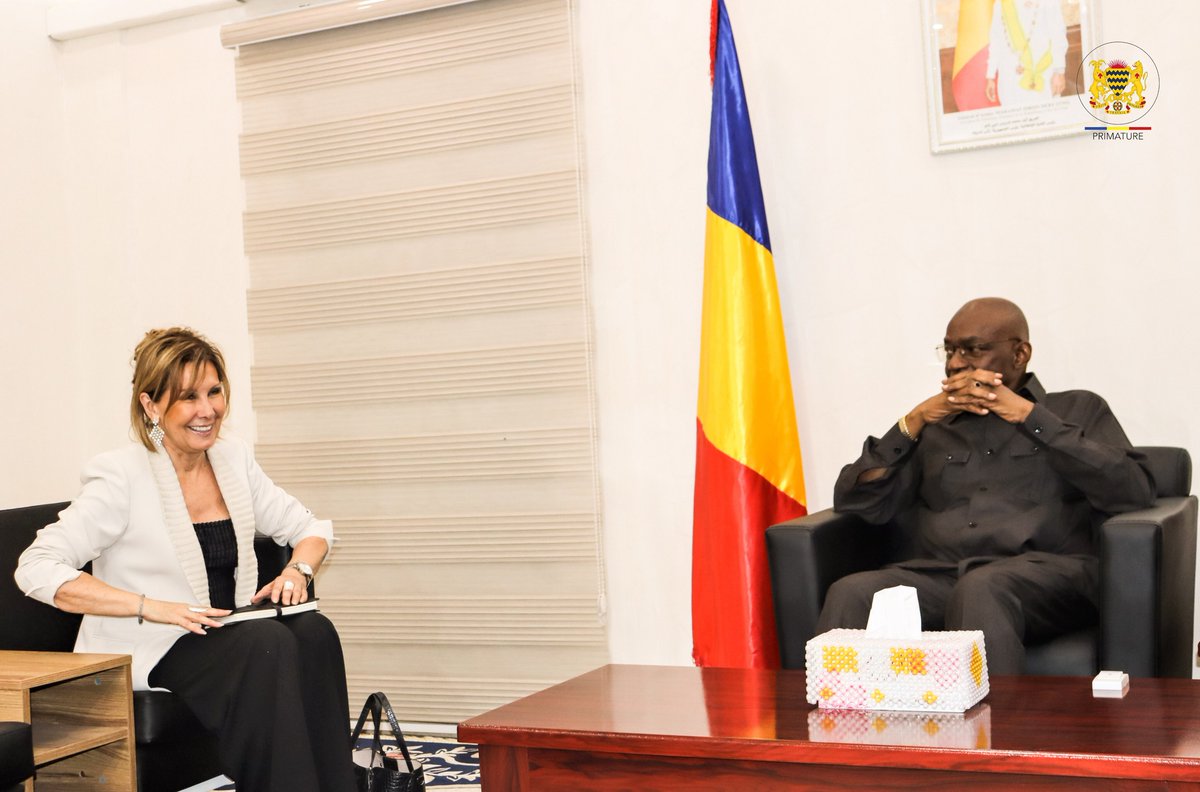 Fin de mission diplomatique au Tchad pour S.E. Myriam Bacquelaine. L’ Ambassadeure de la Belgique a fait ses adieux au Chef du Gouvernement tchadien S.E. Saleh Kebzabo. L’occasion pour les deux diplomates d’échanger sur le renforcement de la bonne coopération entre la 🇧🇪 et le 🇹🇩