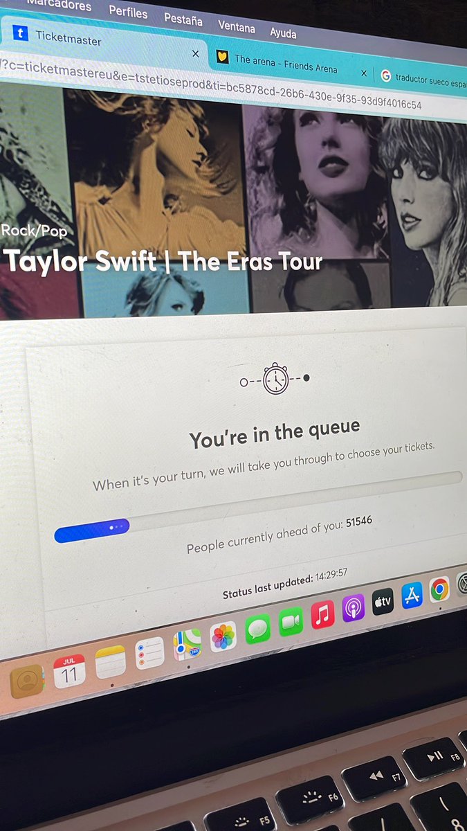 vict_up's tweet photo. In the queue. 🫠 #TheErasTour Taylor Swift, Stockholm 🕯️🕯️🕯️🕯️ https://t.co/ohMSS1N7F2